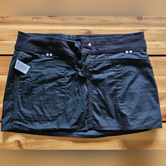 Cargo Style Mini Skirt - Size Small - Picture 7 of 14